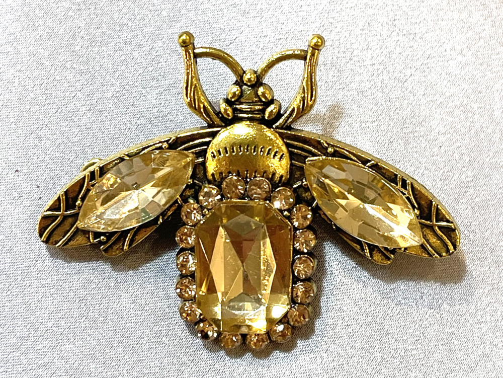 NWOT Gold Bee Brooch Lapel Pin Yellow Crystal Rhinestone Insect Nature